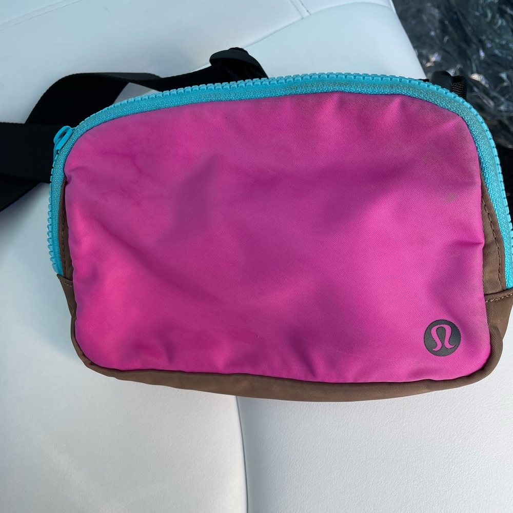 Lululemon everywhere bag in great condition